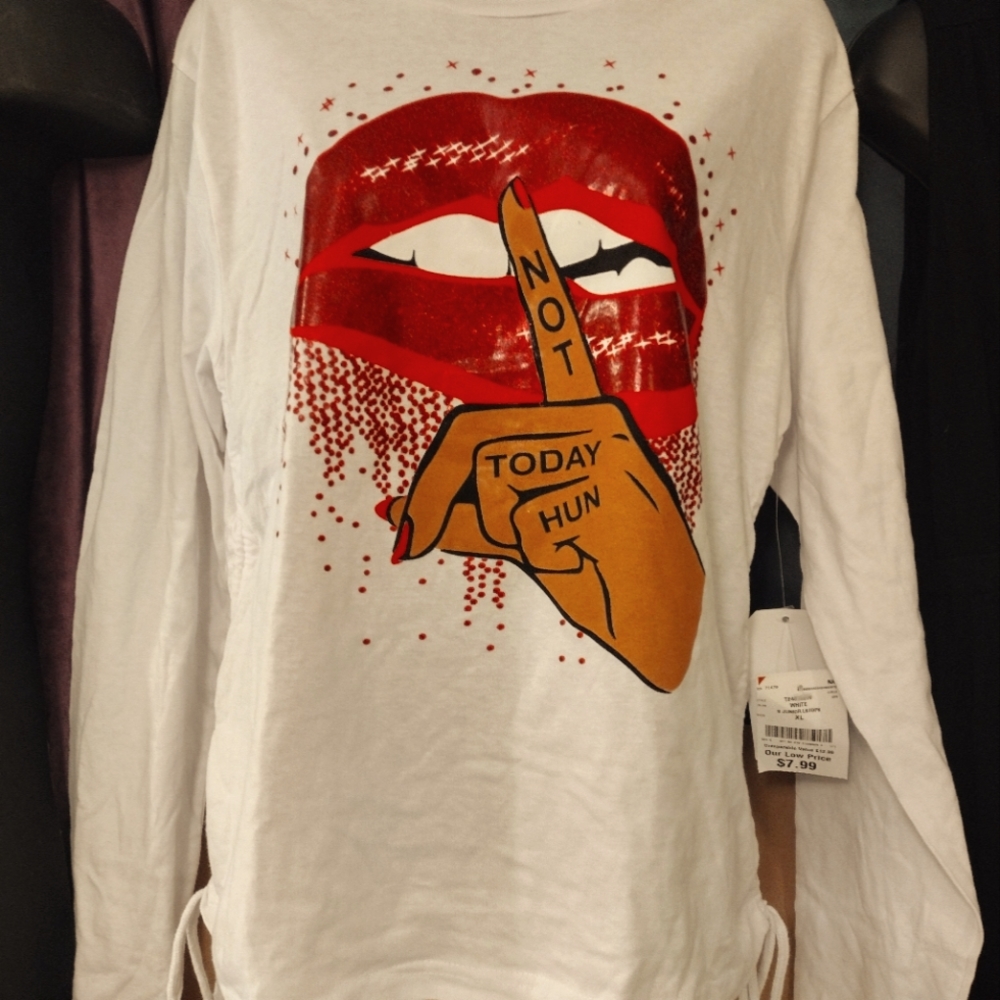 NWT Long Sleeve T w shushed lips